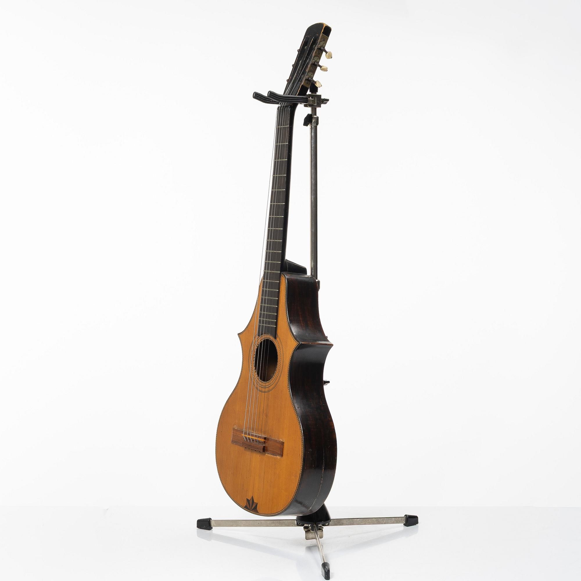 Acoustic guitar, "Wappengitarre", 19th century, Germany.