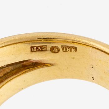 Ring 18K guld med en rund briljantslipad diamant.