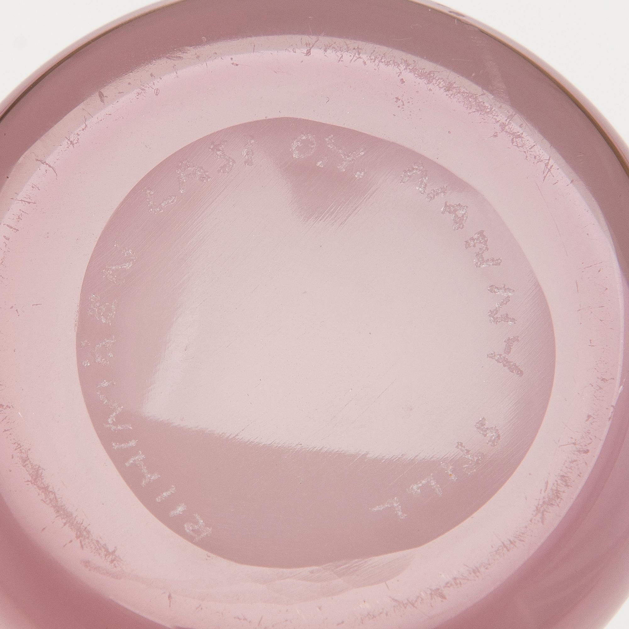 NANNY STILL, TULPALLINEN PULLO, "Tzarina", ja KULHO, lasia, signeeratut Nanny Still, Riihimäen Lasi Oy.