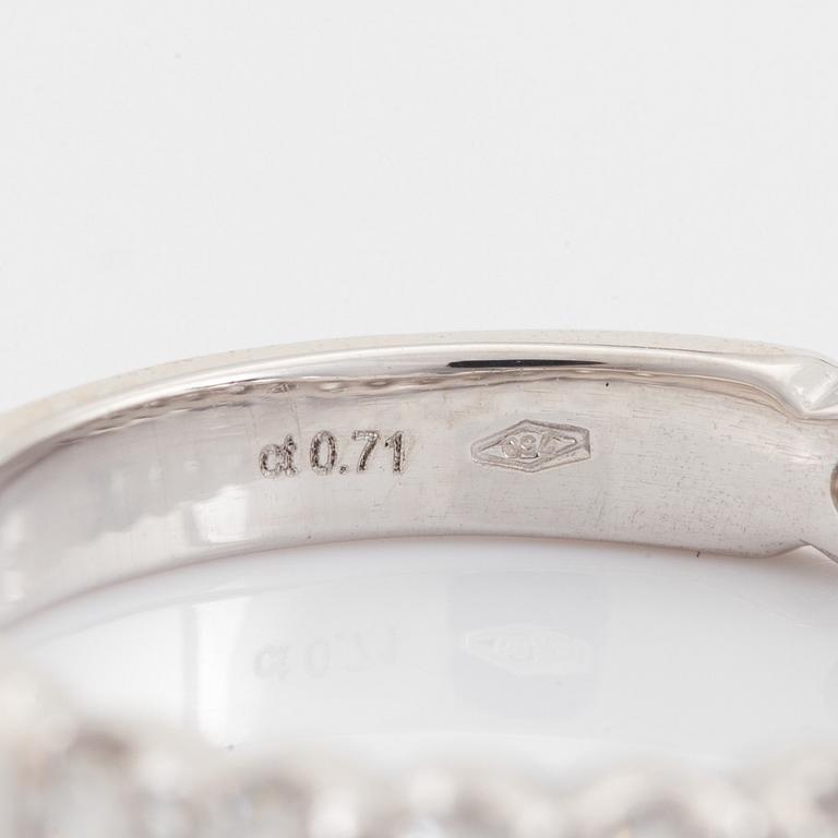 Brilliant cut diamond ring, total ca 0,71 ct.