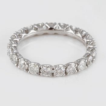 RING, 18K vitguld med briljantslipade diamanter ca 2.03 ct. Vikt 2,5 gram.