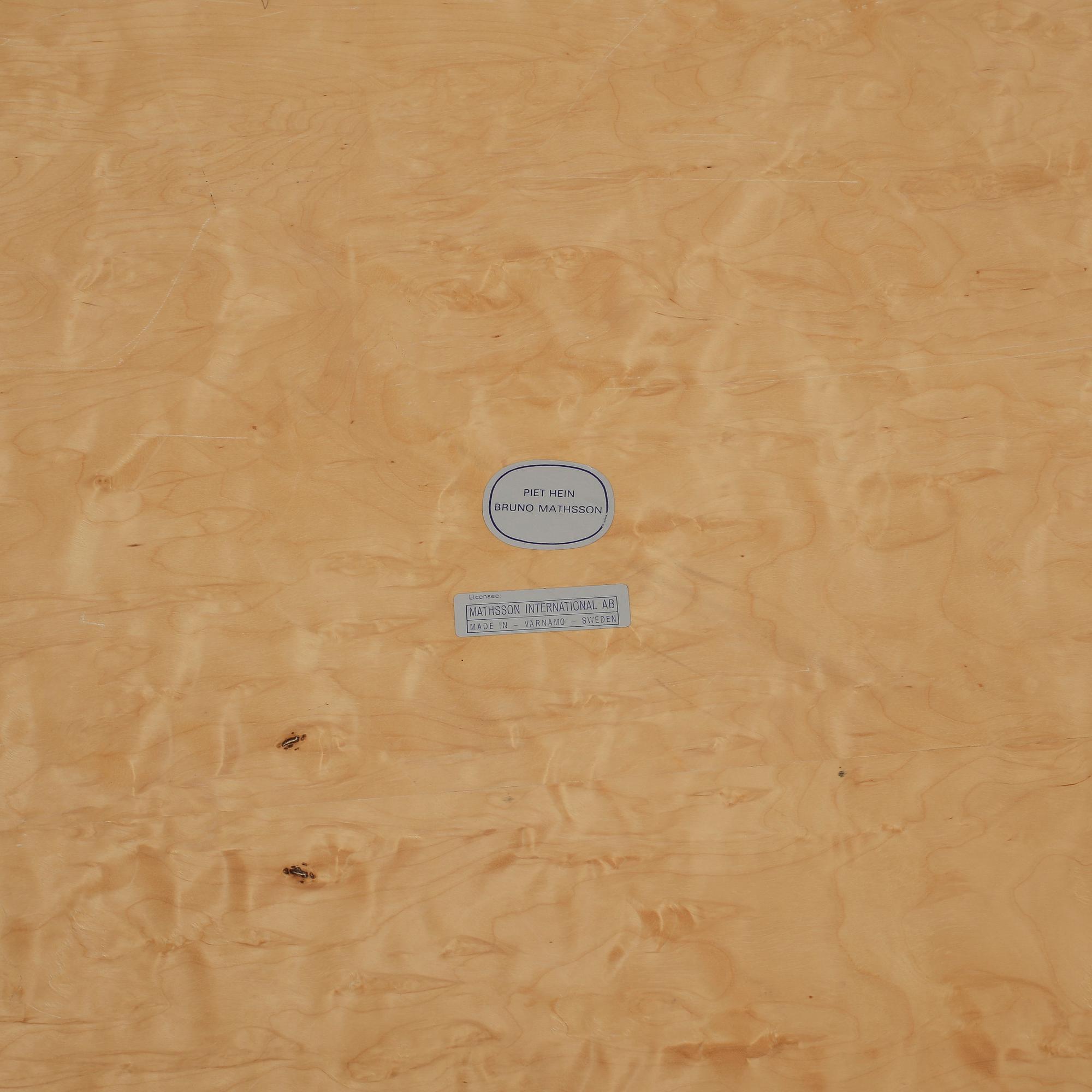 MATBORD, "Superellips", design Bruno Mathsson, Piet Hein. Bruno Mathsson International Värnamo.