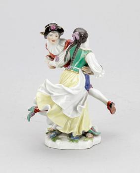A Meissen figurine of a dancing couple, 1920's.