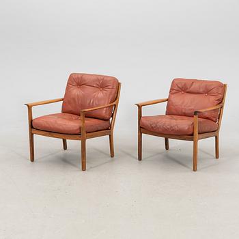 Armchairs, a pair from the 1960s/70s.
