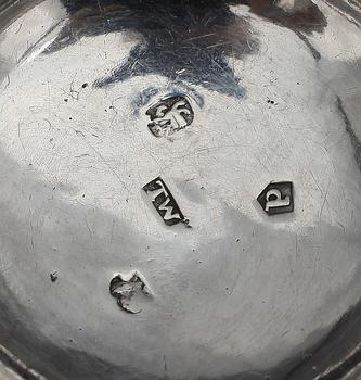 SLEVAR, 2 st, silver, England, 1800-tal. Total vikt ca 51 g.