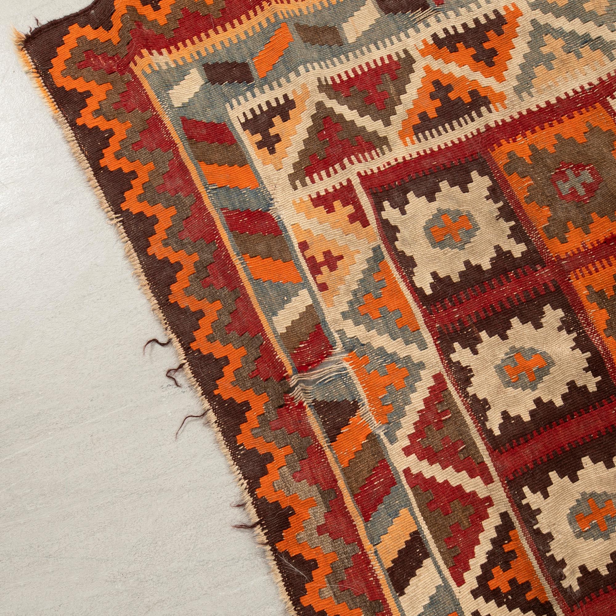 Carpet Kelim semi-antique approx. 248x140 cm.