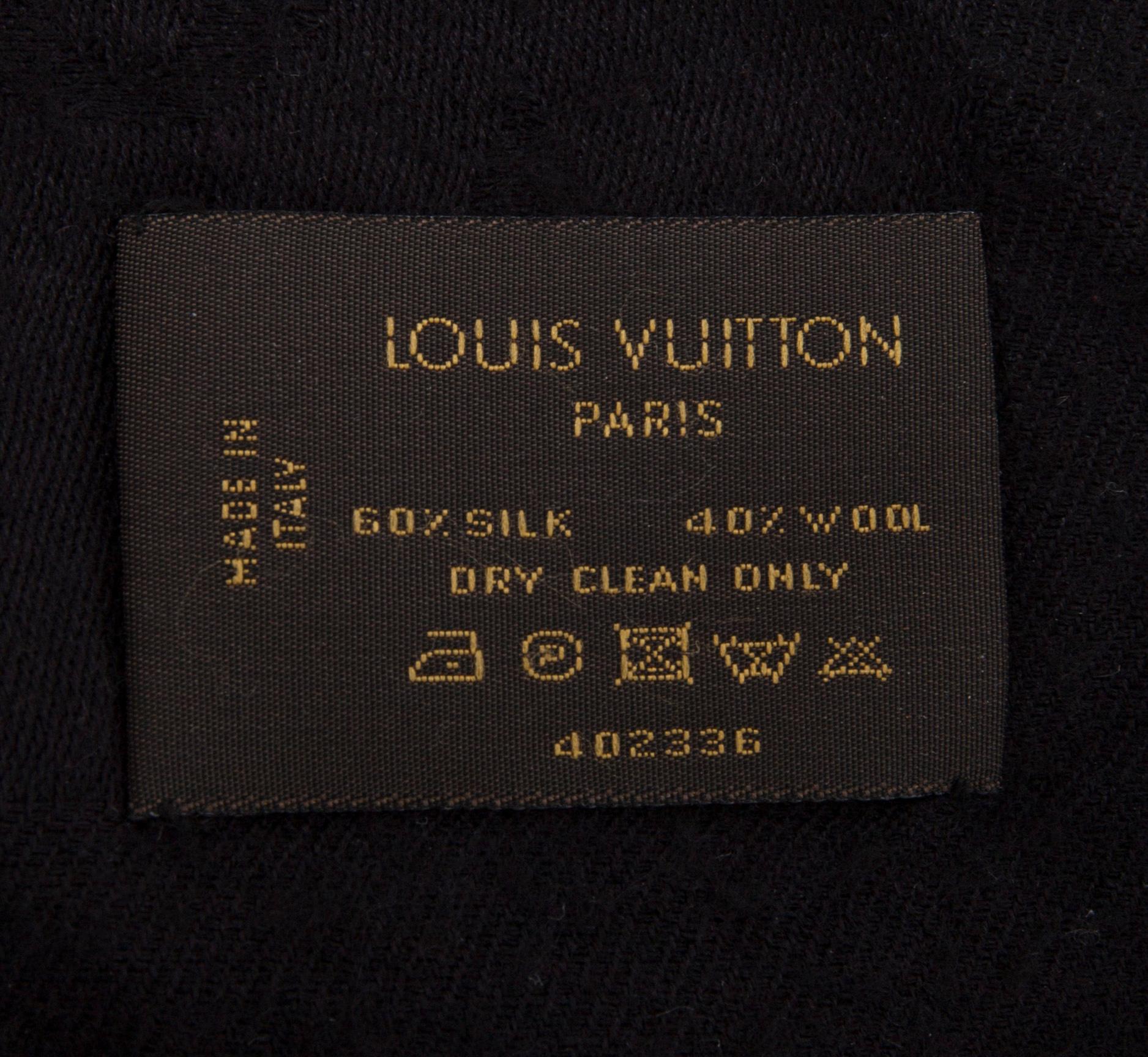 SJALAR, 3 stycken, Louis Vuitton.