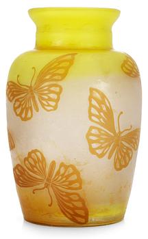 1187. An Axel Enoch Boman Art Nouveu cameo glass vase, Reijmyre 1916.