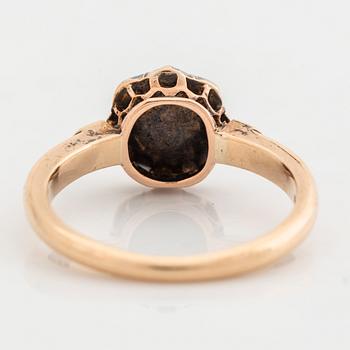 Ring 14K gold with rose-cut Diamonds, size 49.