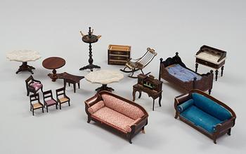 a set of dollhousefuniture and objects including Waltershausen.