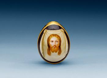 1325. A Russian easter egg, Imperial Porcelain manufactory, St Petersburg, 19th Century.
