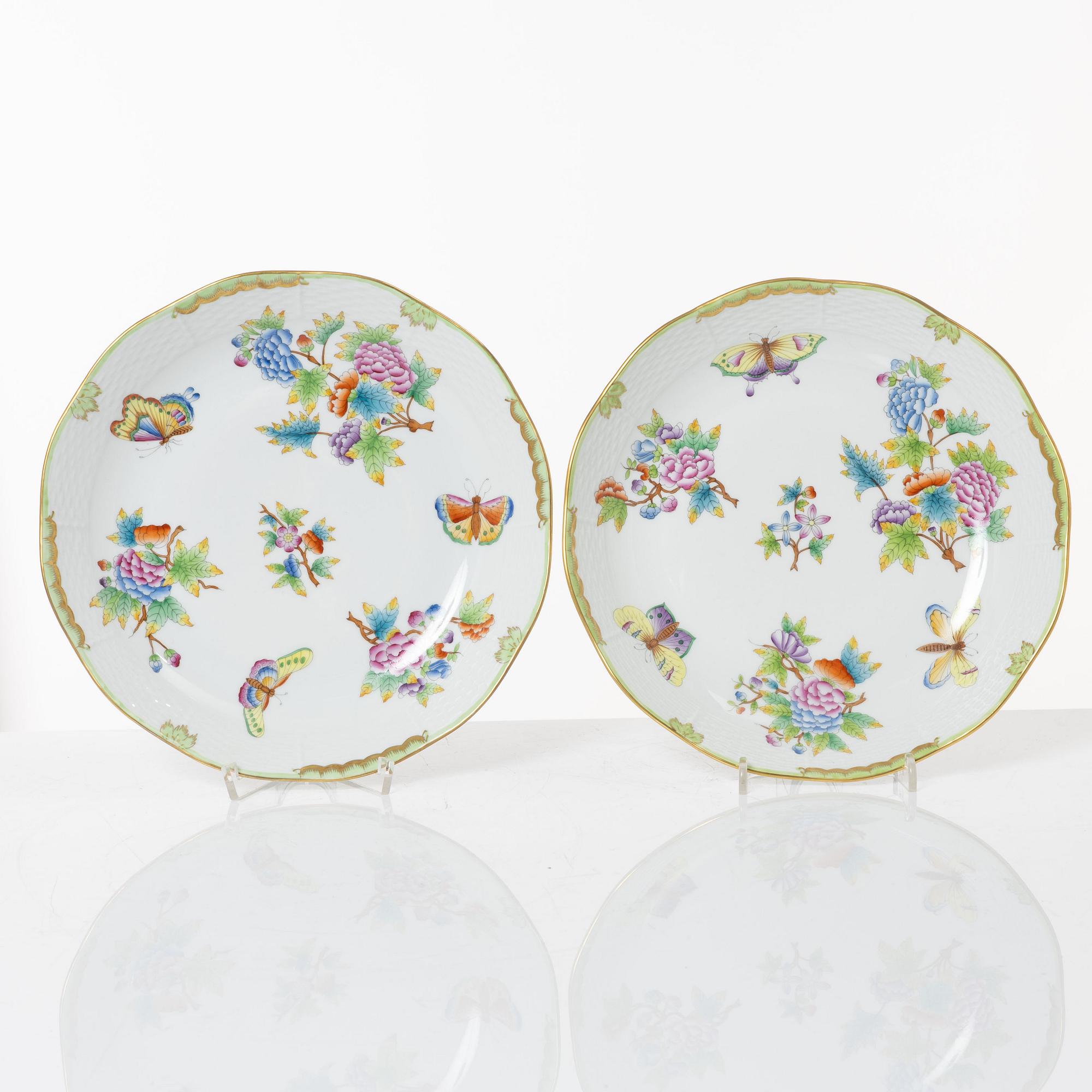 A 68-piece 'Queen Victoria' dinner service, Herend, Hungary.