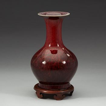 A oxblod glazed vase, Qing dynasty, 19th Century.