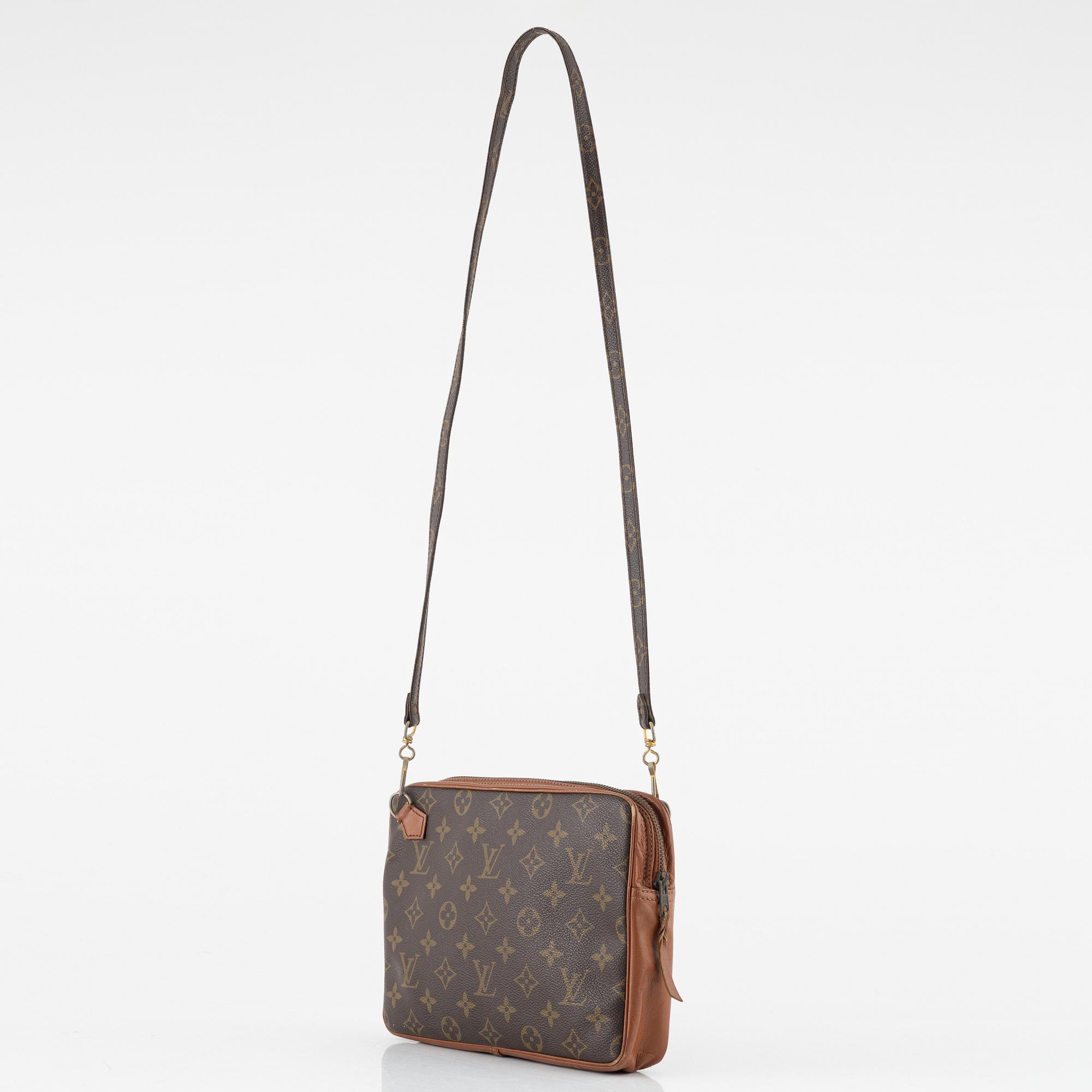 Louis Vuitton bag Pochette Sport