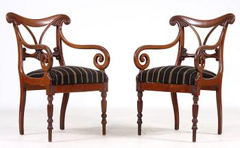 KARMSTOLAR, ett par, senempire, 1800-tal.