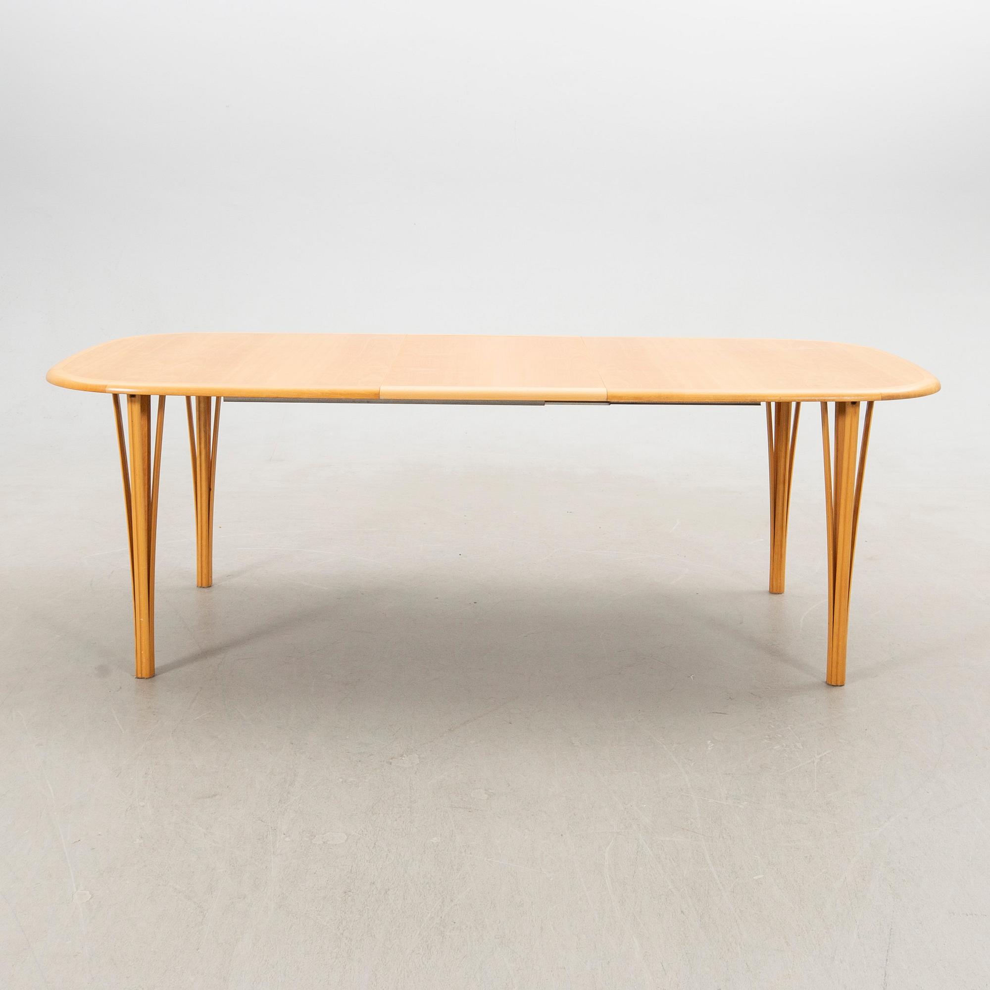 Matbord, "Timeless", Haslev Møbelsnedkeri, Danmark.