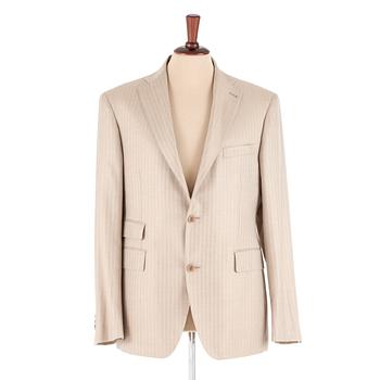 221. ROSE & BORN, a beige cashmere jacket. Size 52.