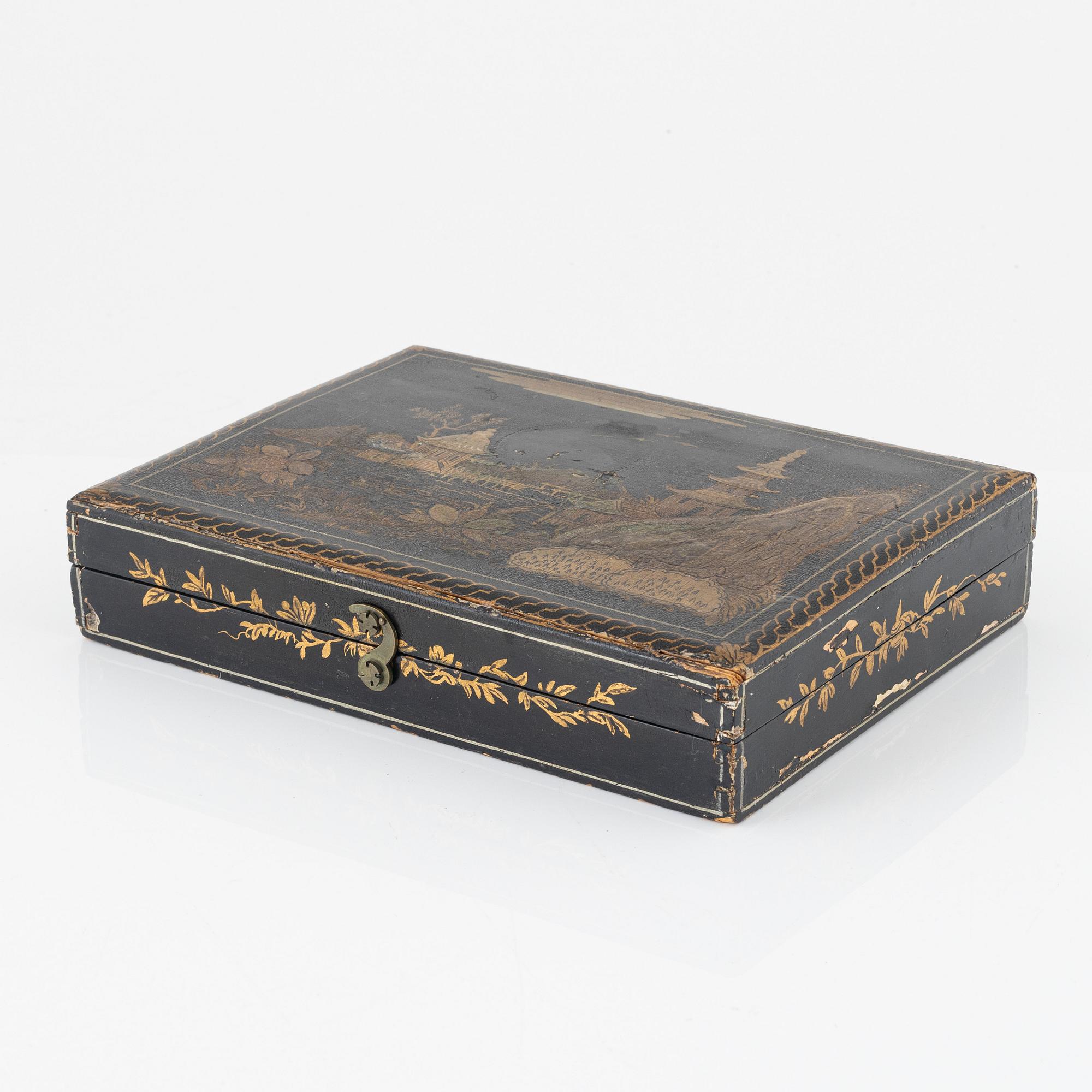 A Chinoiseries games table, 18th/19th century.