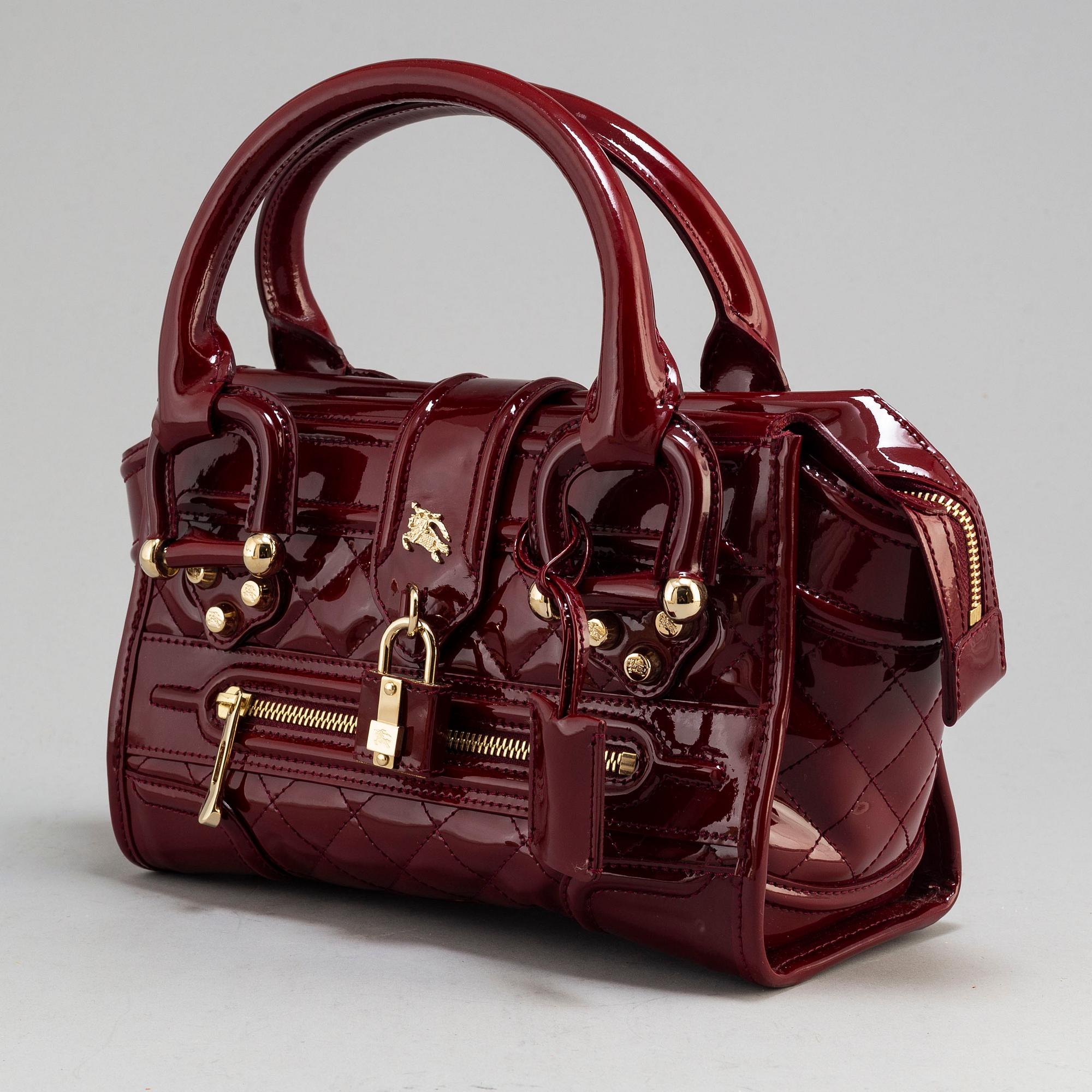 BURBERRY a Mini Manor bag. Bukowskis