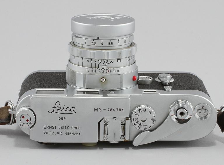 KAMERA, Leica M3 serienummer 784704, Tyskland 1955, OBJEKTIV 4st, Leica, samt tillbehör.