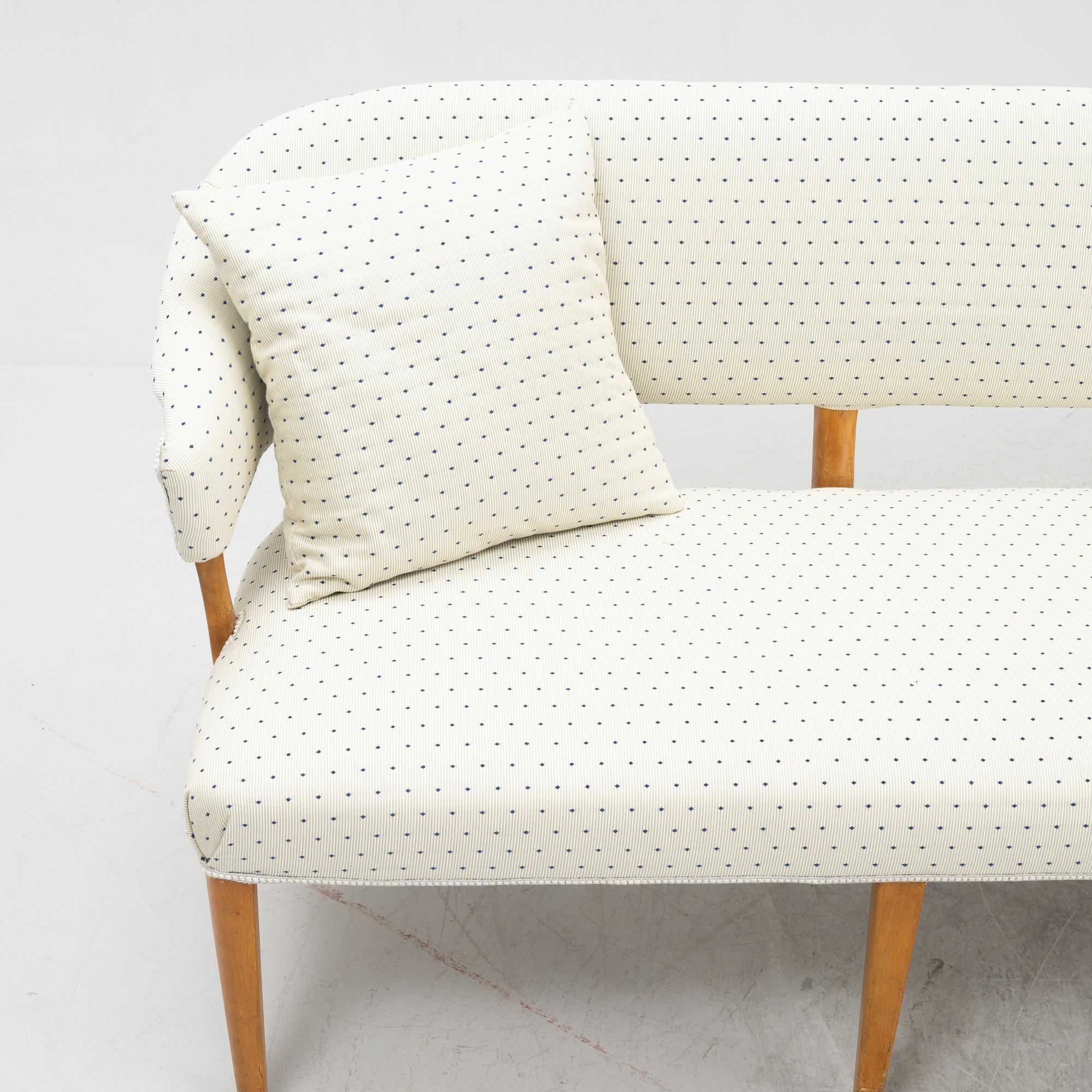 Carl Malmsten, soffa samt 3 stolar "Lata greven", 1900-talets andra hälft.