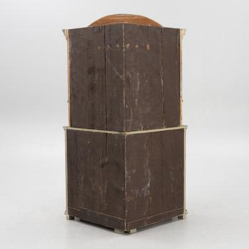 Corner cabinet, circa 1800.