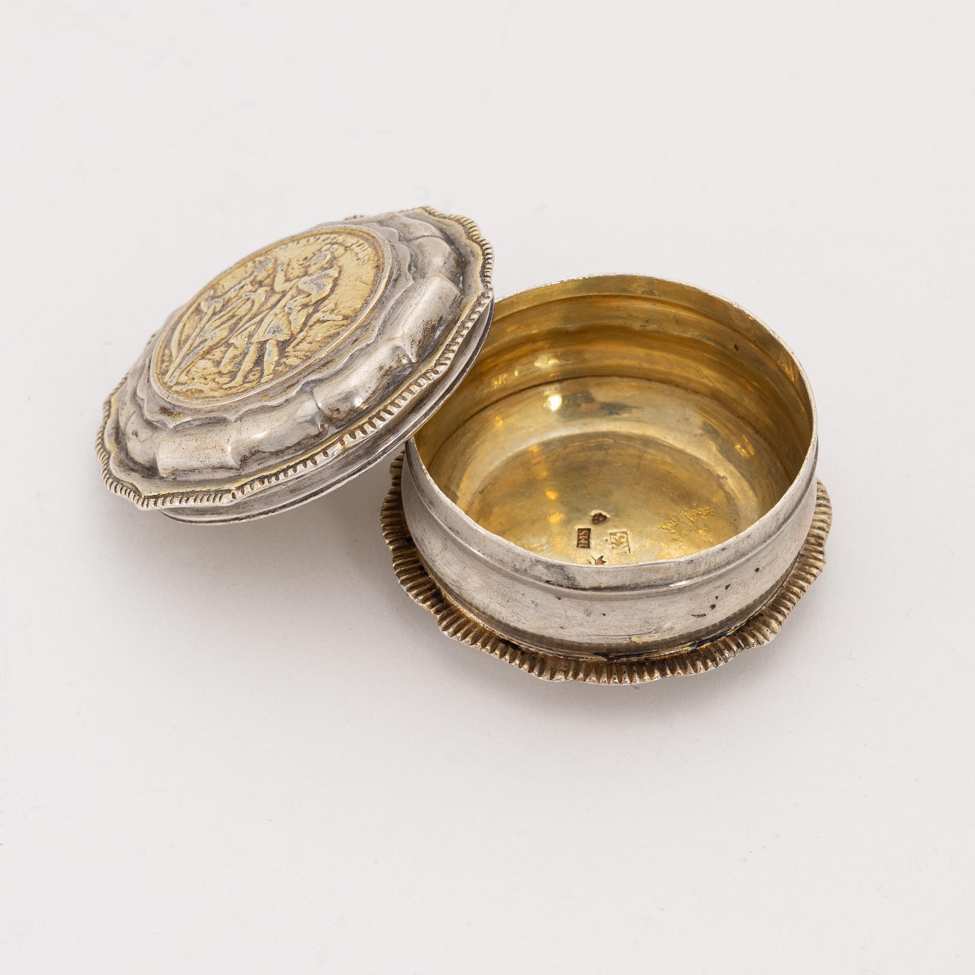 A Swedish Empire silver and parcel-gilt snuff box, mark of J. Malmstedt, Gothenburg 1816.