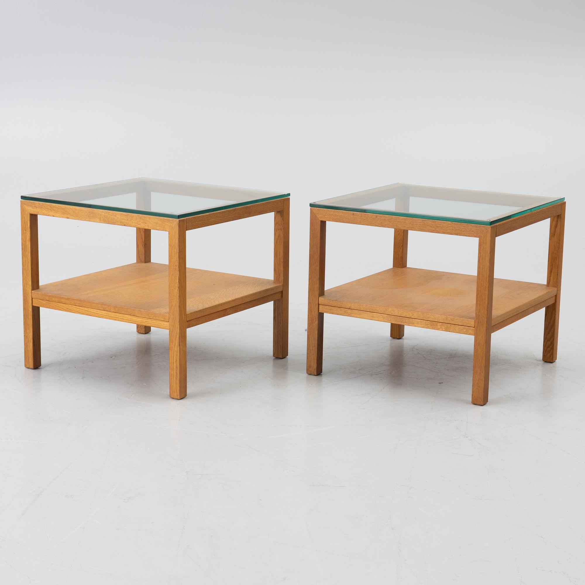 A pair of side tables, Fogia.