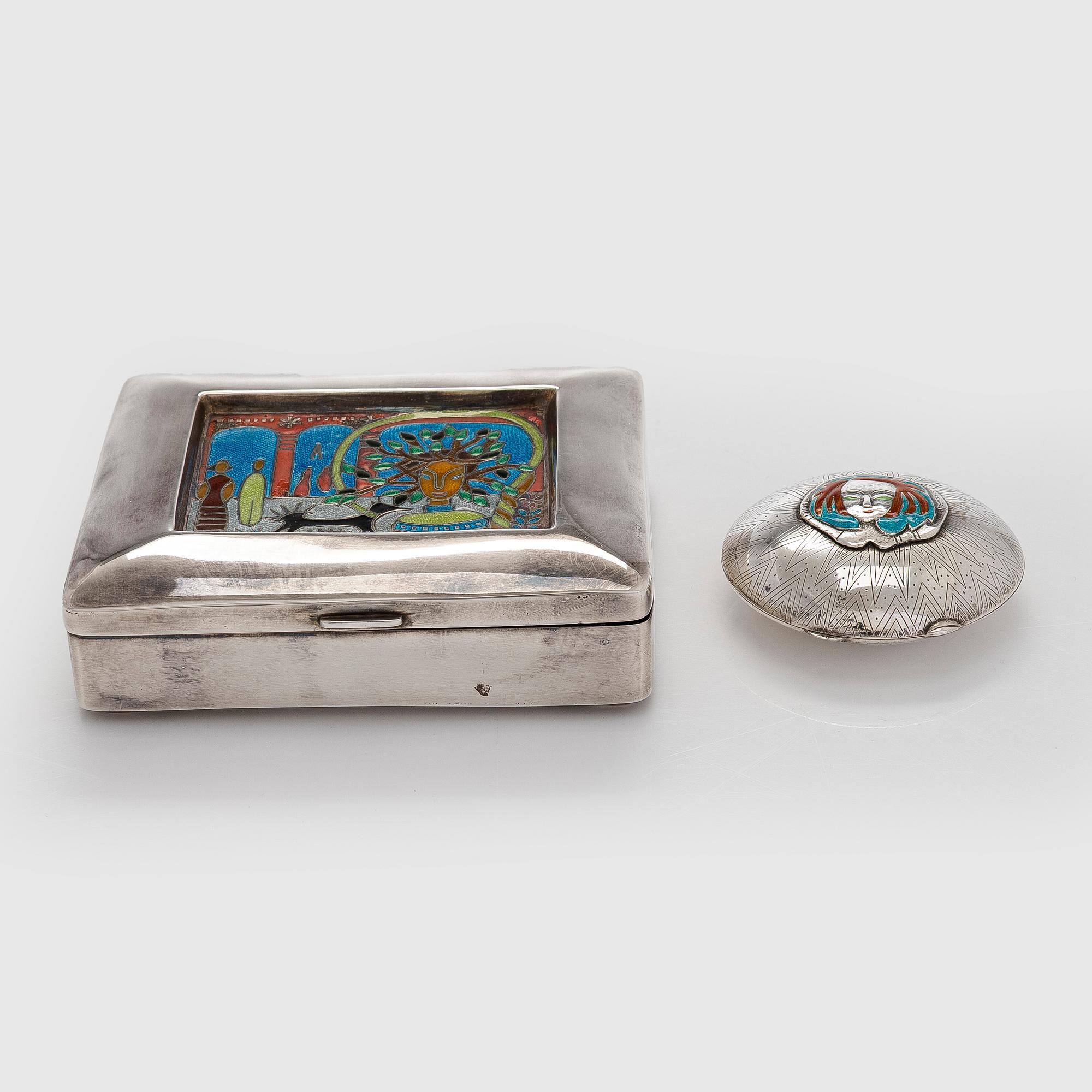 Kirsti Ilvessalo, A silver and enamel box and powder compact, Tillander Helsinki 1950–1951.