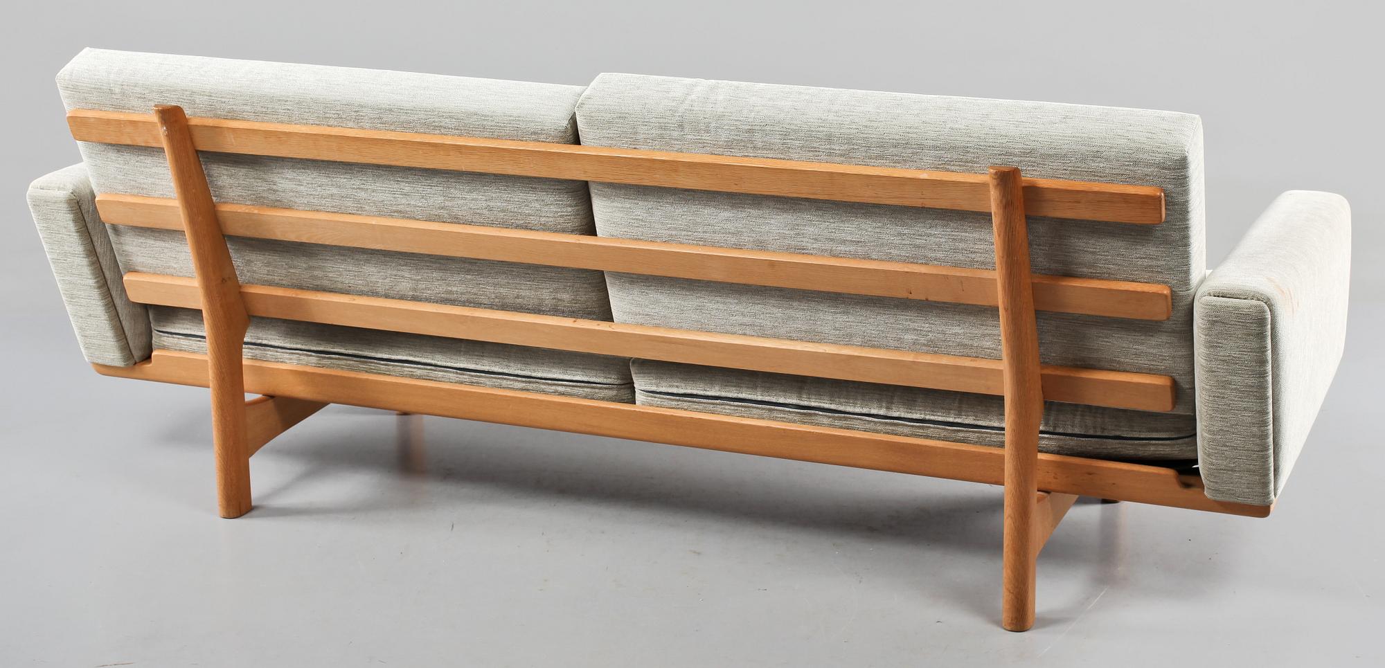 SOFFA, "GE 236", Hans J Wegner, 1900-talets andra hälft.