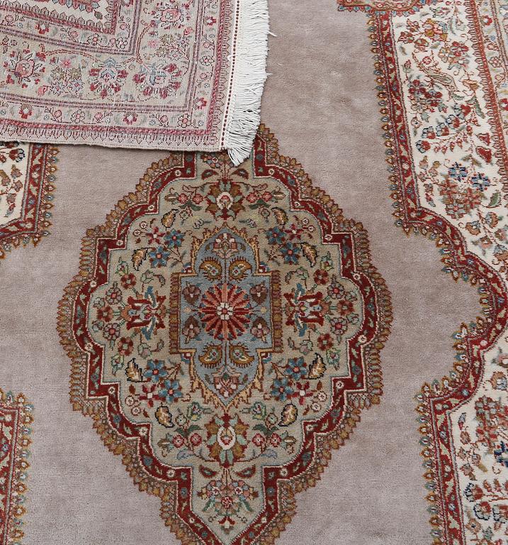 MATTA, orientalisk, ca 275 x 187 cm.