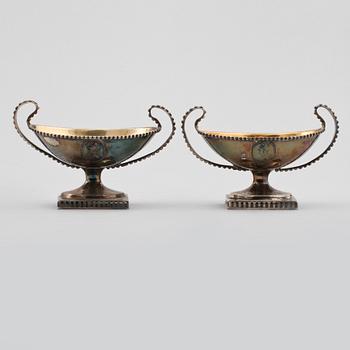 SALTKAR, ett par, silver, gustavianska, Pehr Zethelius, Stockholm, 1793. Vikt 146 g.