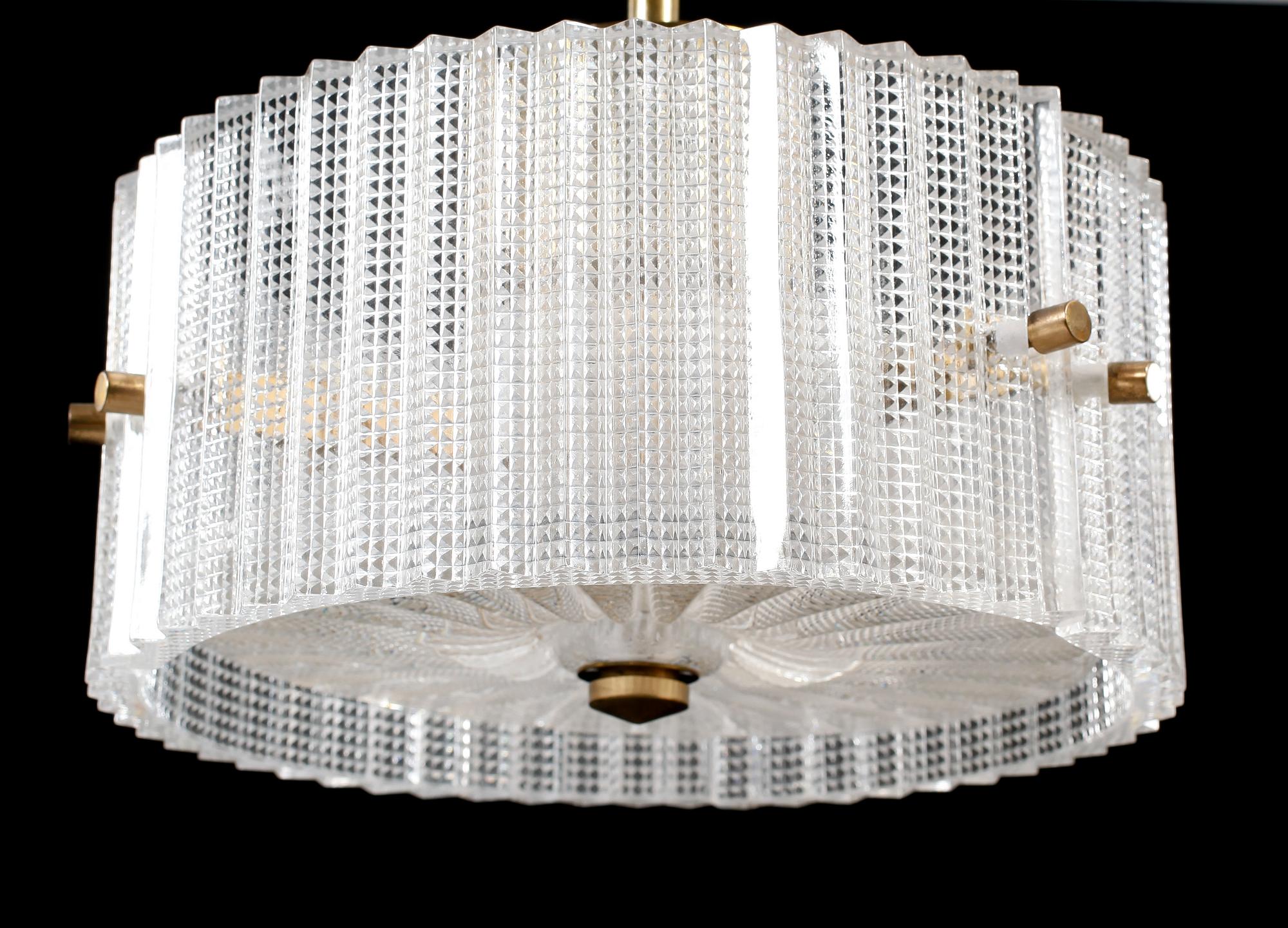 TAKLAMPA, 1900-talets andra hälft, höjd 18 cm.