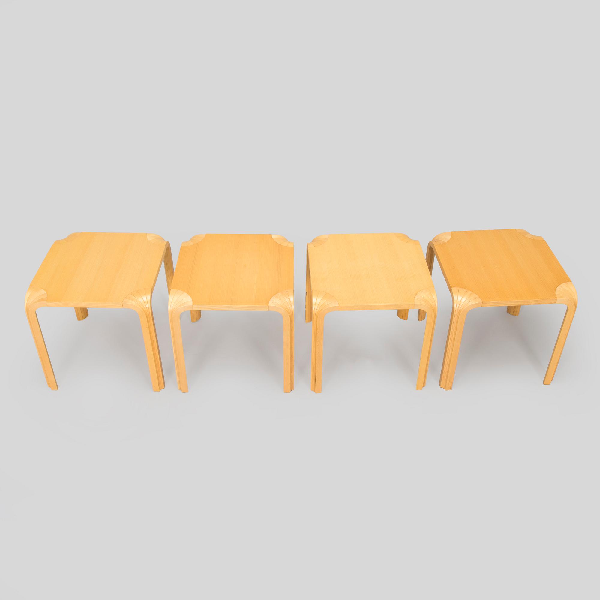 Alvar Aalto, pallar, 4 st, modell X601, Artek 1999.