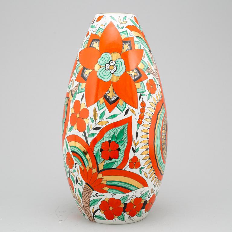 A 20th century porcelain vase by Lomonosov, USSR.