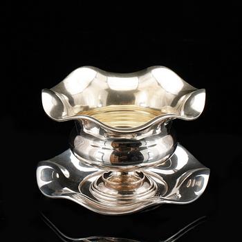 SÅSSKÅL MED FAT, silver, GAB, Stockholm 1924. Vikt ca 530 gram.