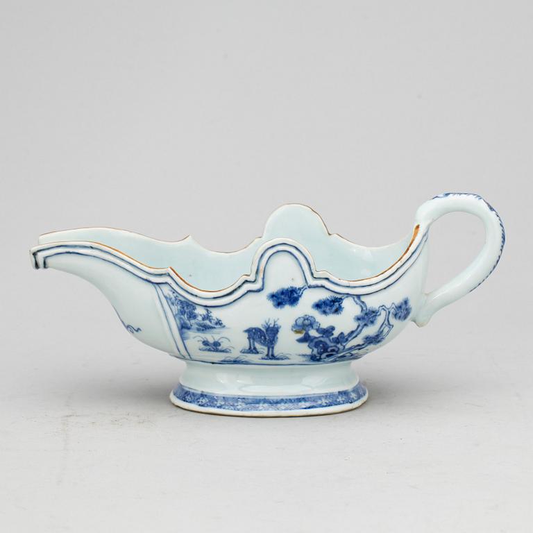 SÅSSKÅL samt SMÖRASK, porslin, Kina, troligen Qianlong (1736-1795).