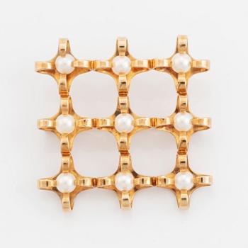 Brosch 14K guld med akoyapärlor, Kupittaan Kulta Oy.