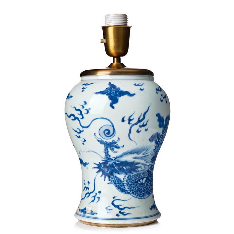 A blue and white Transitional vase, 17th Century.