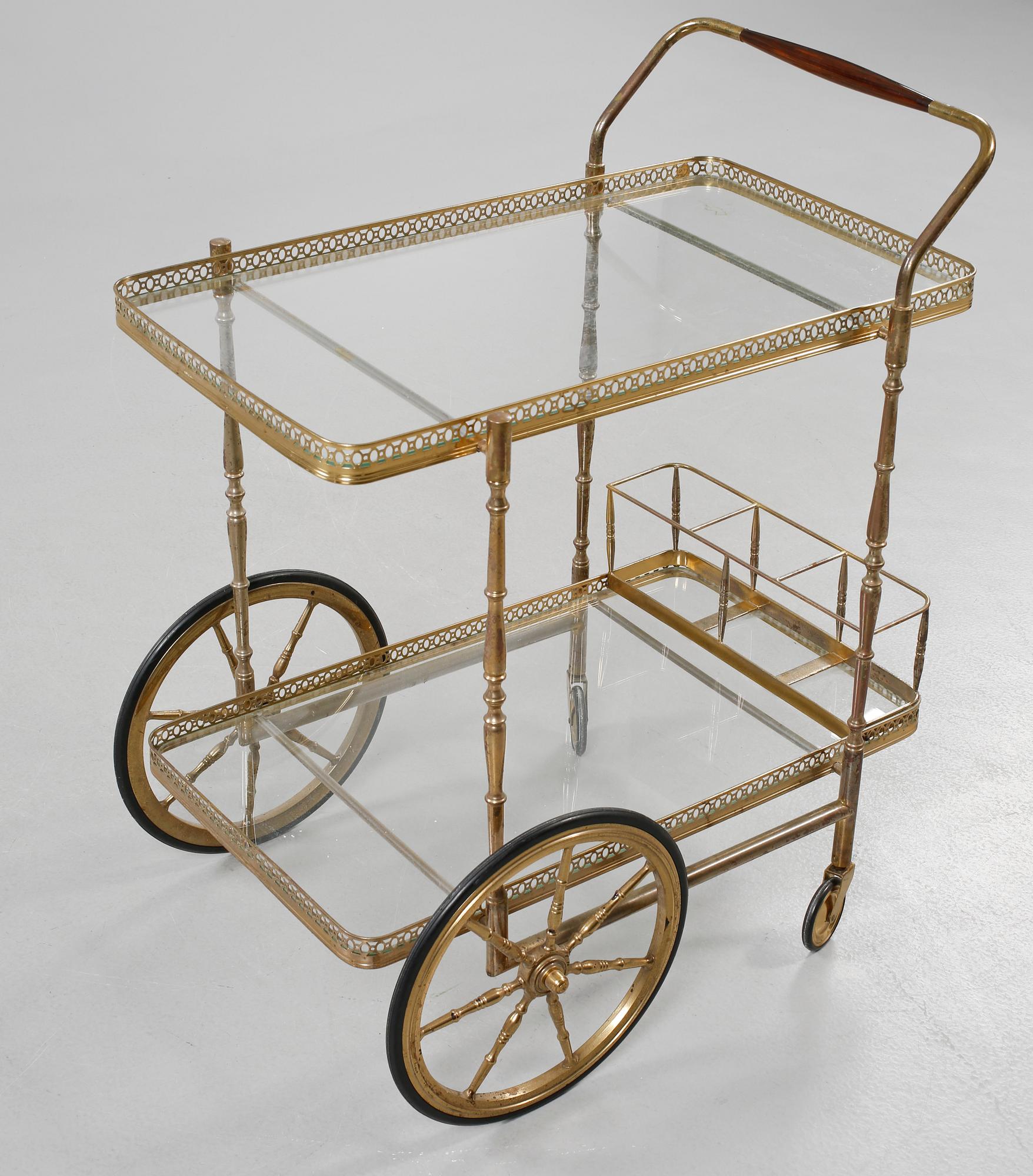 SERVERINGSVAGN, 1900-talets andra hälft.