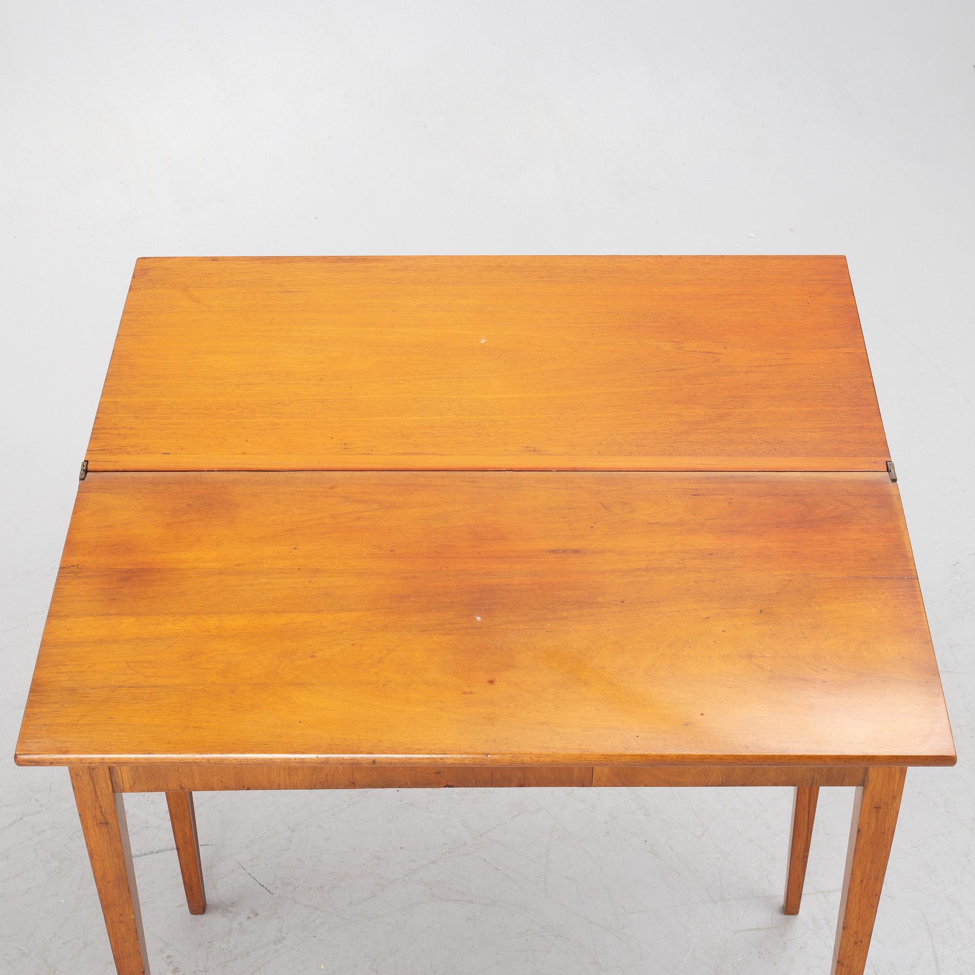 A late Gustavian card table, 19th century.