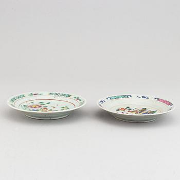 A group of five export porcelain dishes, Qing dynasty, 18-19th century.