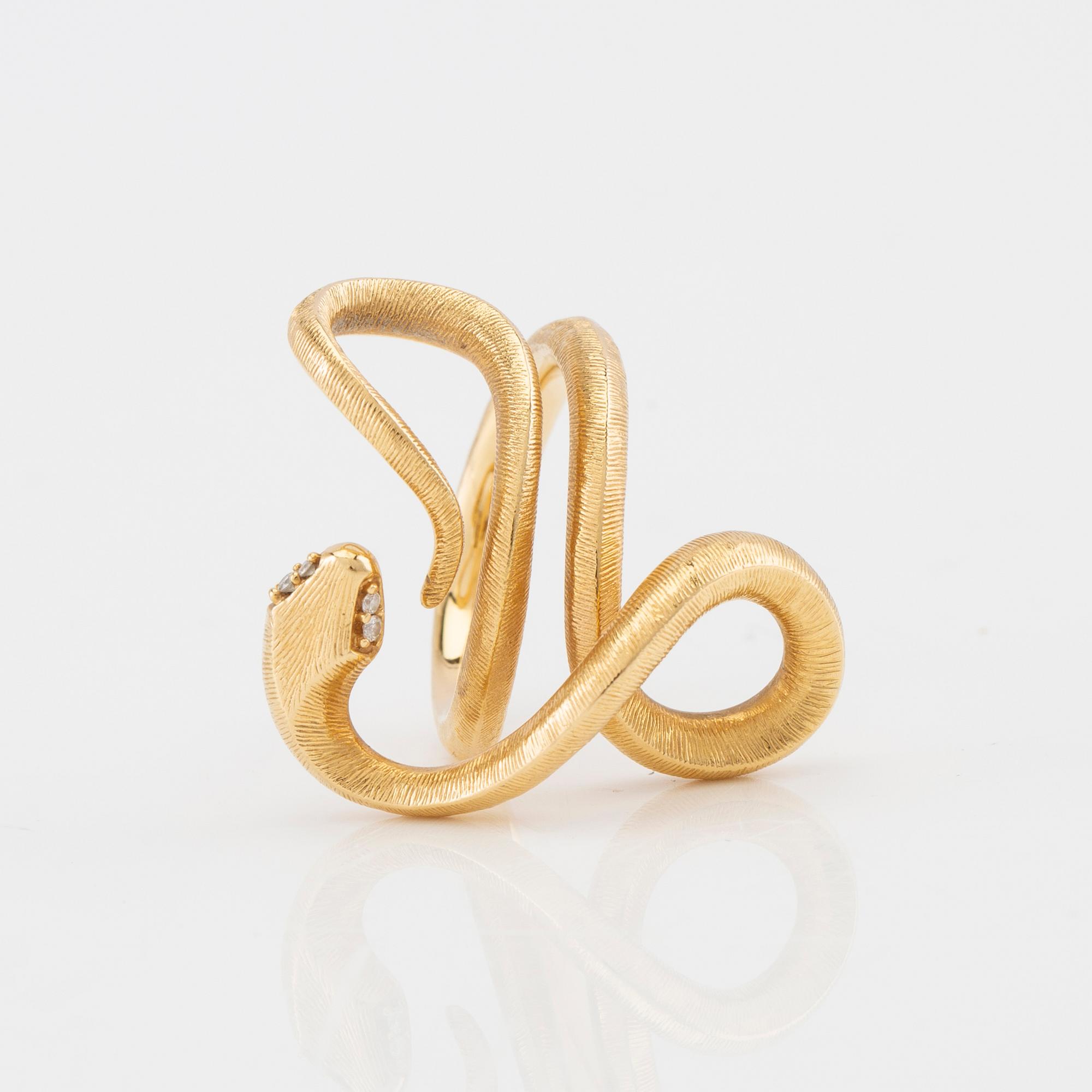 Ole Lynggaard, Ring "Snakes" 18K gold with round brilliant-cut diamonds.