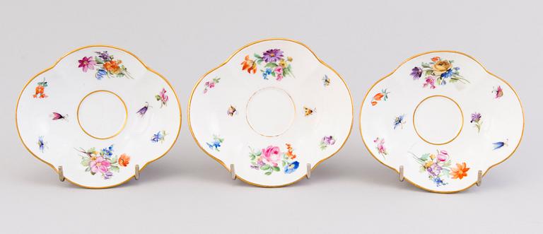 KAFFEKOPPAR MED FAT, 6 st, porslin, Meissen 1900-tal.