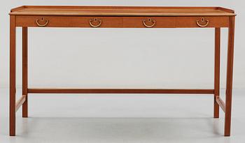 JOSEF FRANK, skrivbord Firma Svenskt Tenn. Variant av modell 2115.