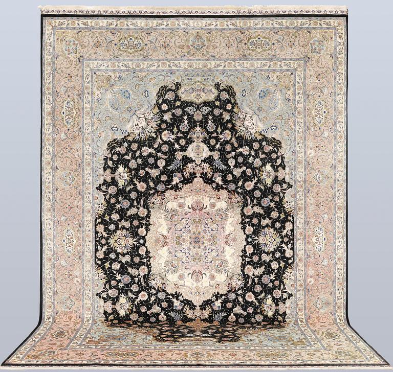 Matta, Täbris, part silk, s.k. 70 Radj, ca 350 x 250 cm.