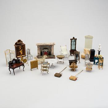 A lof of fifty pieces of dollhouse furniture and accessories, 19/20th century.