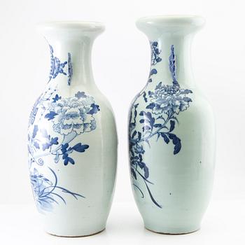 Two Chinese blue and white vases, late Qing dynasty, first half of the 20th century.