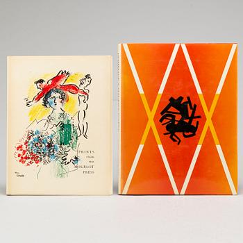 A collection of sixteen art books.