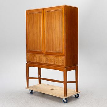 Cabinet, Swedish Modern, probably executed by cabinetmaker Hjalmar Jackson or Hjalmar Wikström, Stockholm, 1940s.